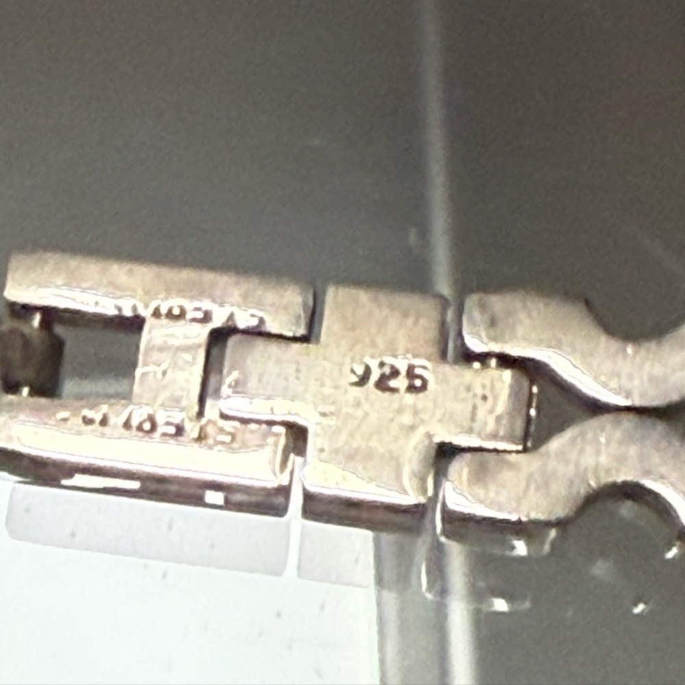 Elegant Silver Bracelet - Picture 9 of 9